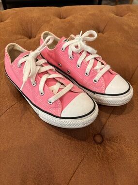 Girls size 2 converse